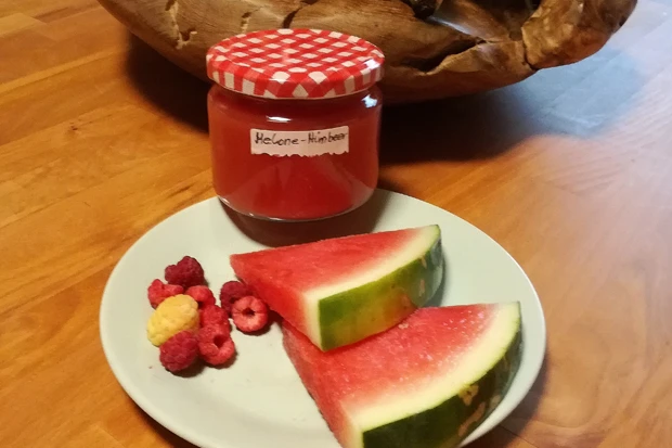 Marmelade aus Wassermelonen und Himbeeren