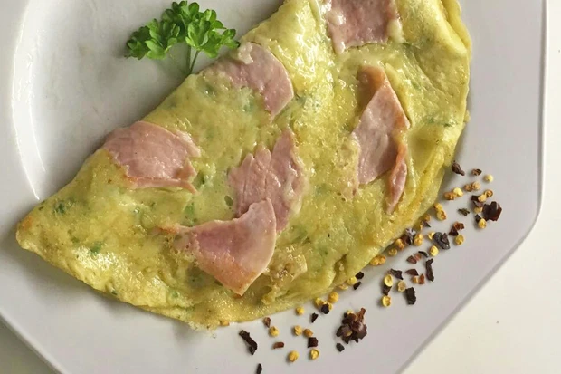 Kr&auml;uteromelett mit Schinken und K&auml;se