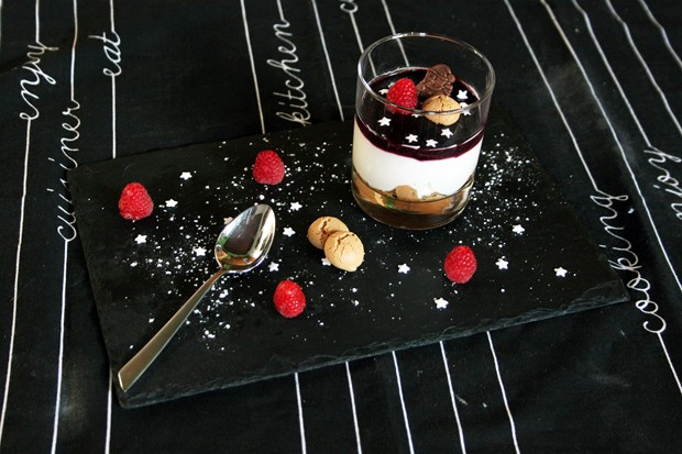 Amarettini-Heidelbeer-Dessert