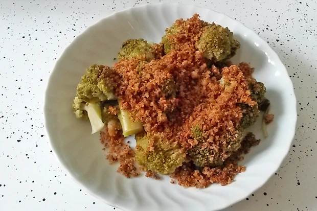 Brokkoli mit Butterbr&ouml;sel