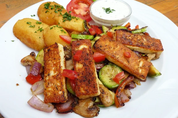 Halloumi-K&auml;se mit mediterranem Gem&uuml;se