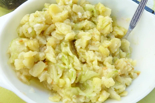 Erdäpfel-Specksalat mit Gurke