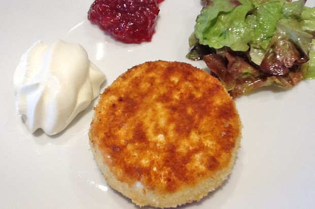 Panierter Camembert