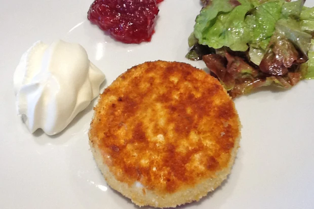 Panierter Camembert