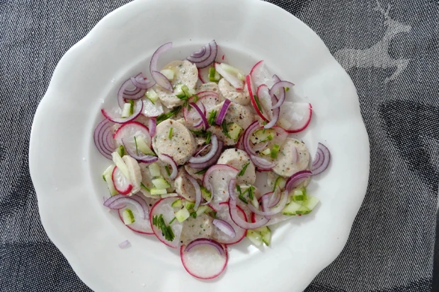 Radieschen-Wei&szlig;wurst-Salat