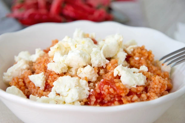 Bulgur-Tomaten-Feta-Pfanne