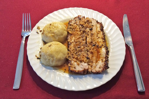 Kümmelbraten mit Kartoffelknödel