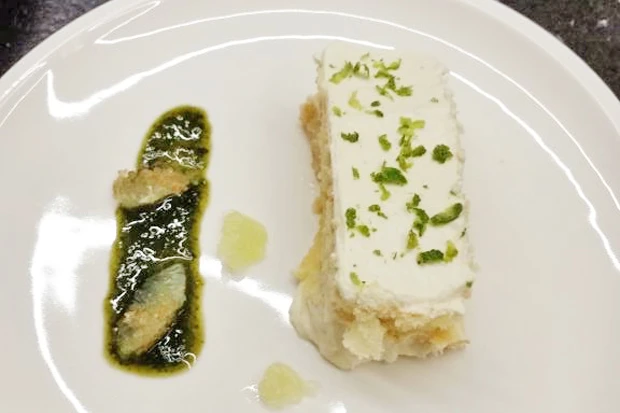 Zitronen-Limetten-Tiramisu mit Basilikumpesto