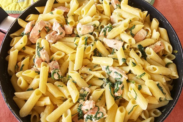 Nudeln mit Lachs-Mangold