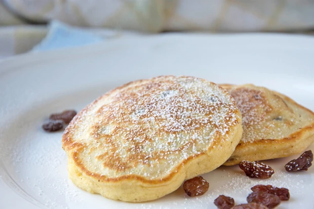 Bananen-Rosinen-Pfannkuchen