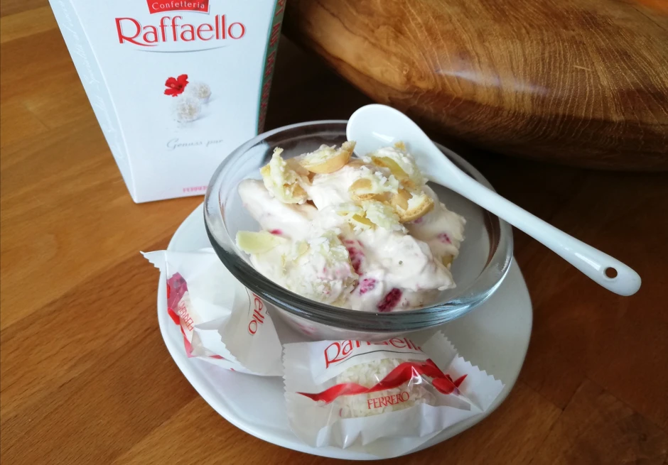 Himbeer-Raffaello-Semifredo