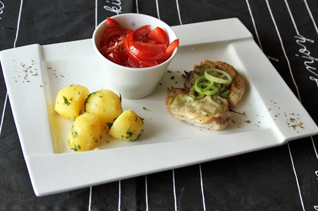 H&uuml;hnerfilet mit Lauch und Parmesan