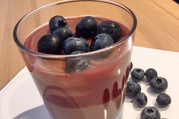 Schokopudding mit Beeren