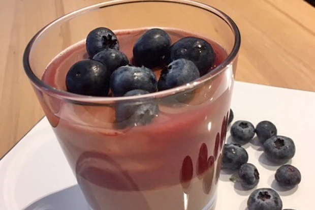 Schokopudding mit Beeren