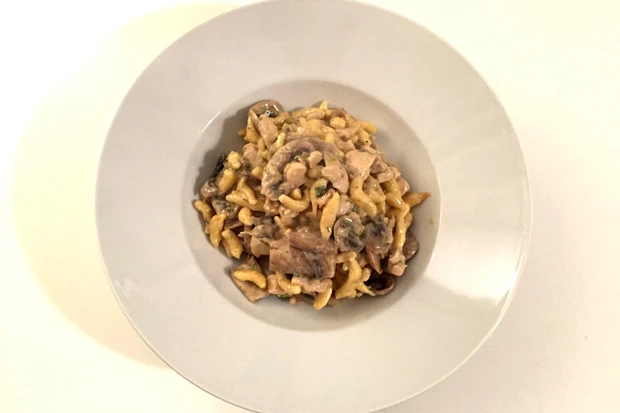 Sp&auml;tzle mit H&uuml;hnerfleisch