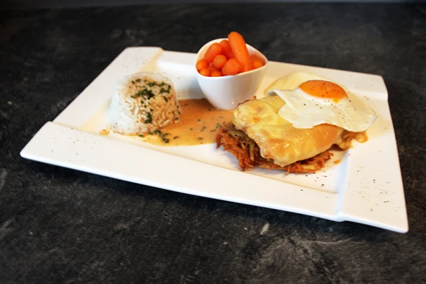&Uuml;berbackene Schnitzel mit R&ouml;sti