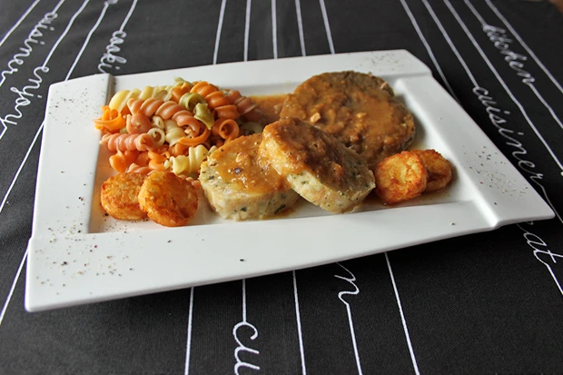 Rindsschnitzel mit Wurzelgem&uuml;se