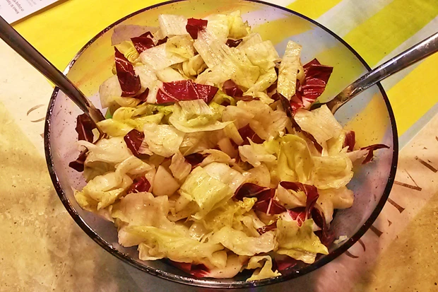 Eisbergsalat mit Radicchio