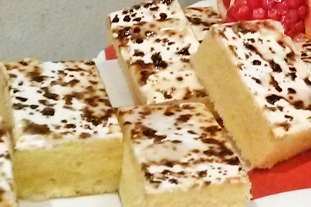 Zitronenkuchen mit Schokostreusel