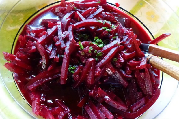 Roter-R&uuml;ben-Salat