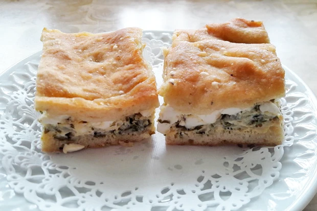 Zwiebelbrot mit Feta
