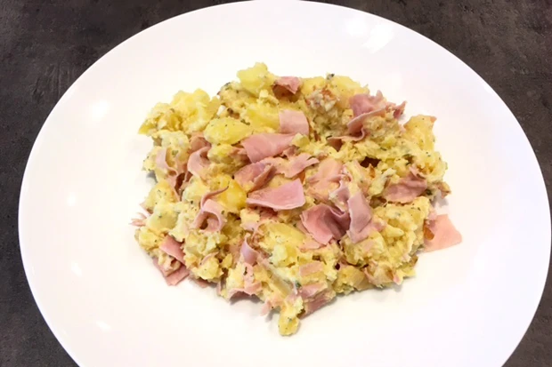 Kartoffeln mit Frischkäse und Schinken