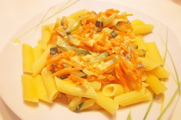 Gemüsenudeln mit Gorgonzola