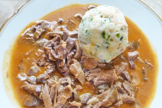 Schweinsbeuschel mit Semmelknödel