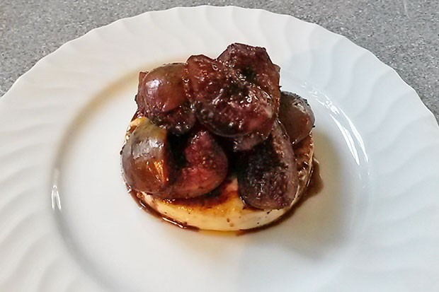 Schafkäse mit Feigen