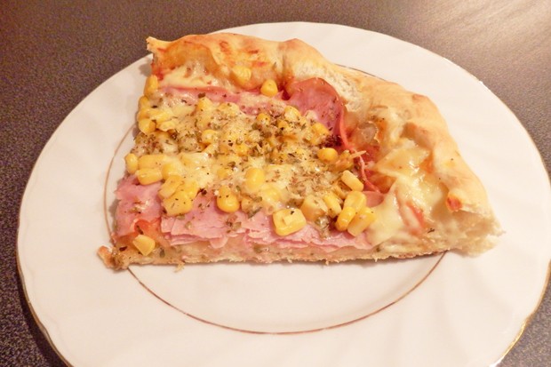 Pizza mit Käserand