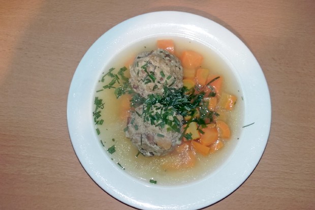 Leberknödelsuppe
