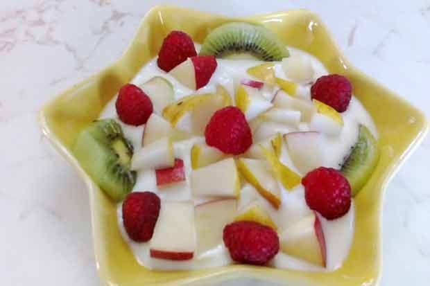 Joghurtcreme mit Früchten