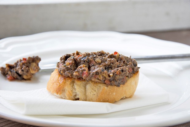Oliven-Crostini