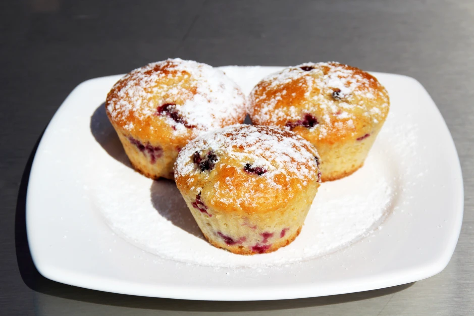 Brombeer-Eierlik&ouml;r-Muffins