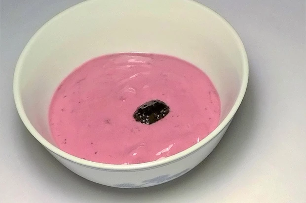 Marcarponecreme mit Brombeeren