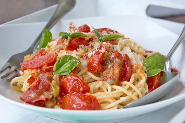 Spaghetti mit Tomaten - Rezept