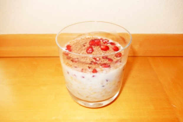 Winterlicher Overnight Oat mit Granatapfel