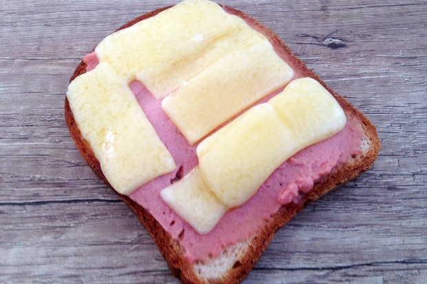 Toast überbacken mit Streichwurst