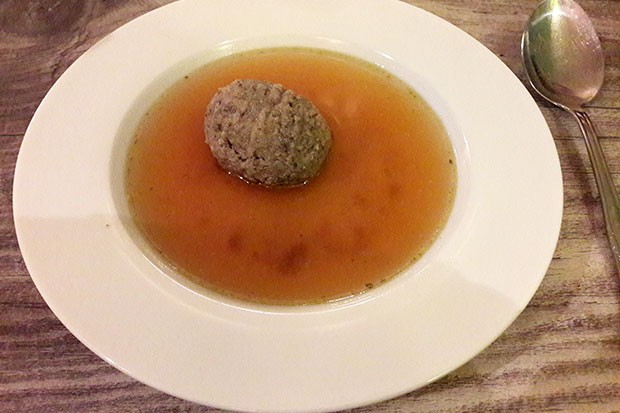 Leberknödelsuppe