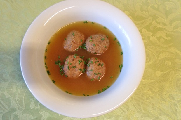 Leberknödelsuppe