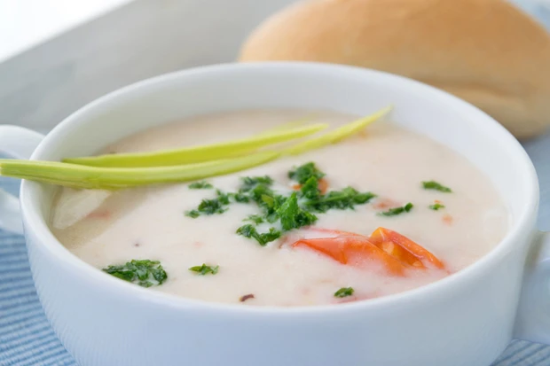 Kokossuppe mit Garnelen