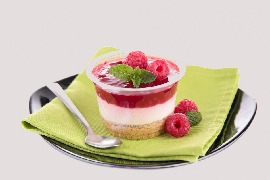 Rote Gr&uuml;tze-Kokos-Trifle