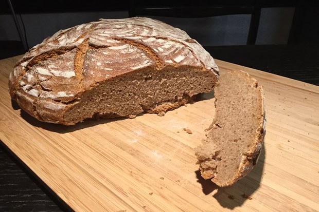 Sauerteig Brot