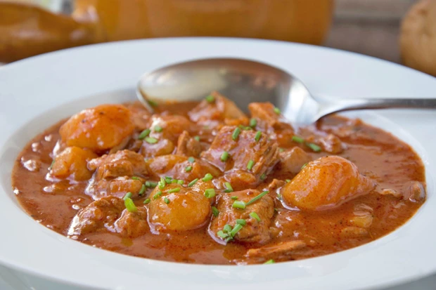 Hendl-Erd&auml;pfel-Gulasch