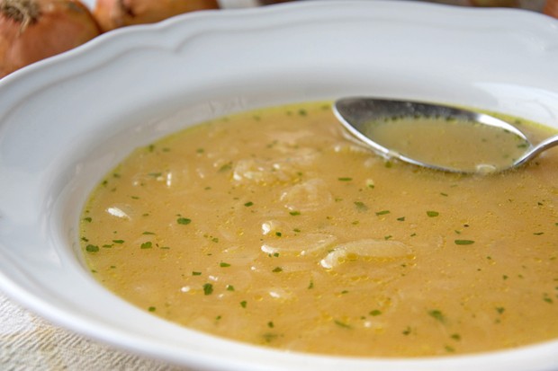 Zwiebelsuppe klassisch
