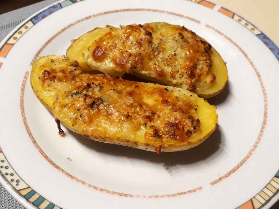 Gebackene Erd&auml;pfel mit K&auml;sef&uuml;lle