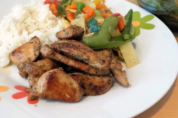 Gebratenes Hühnerfilet chinesisch