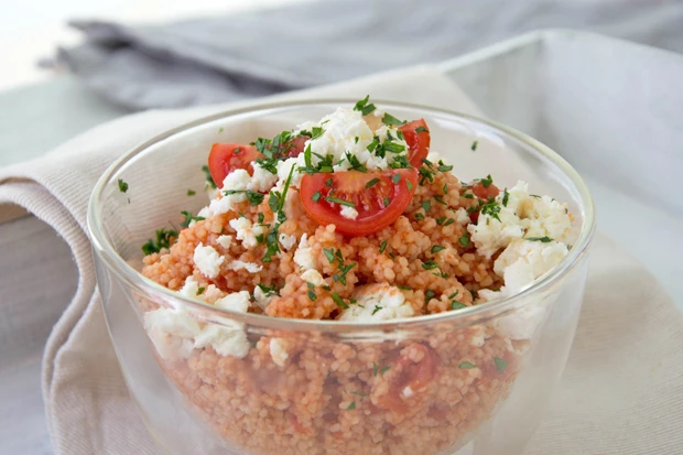 Tomatencouscous mit Feta