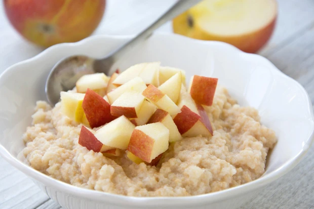Zwiebackbrei mit Apfel