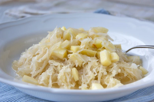 Krautsalat mit Apfelst&uuml;ckchen